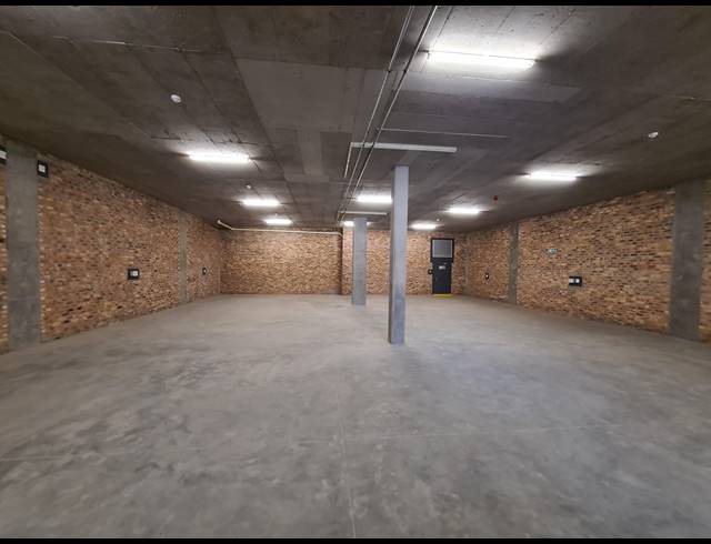 416M² WAREHOUSE TO LET IN RIVERSANDS